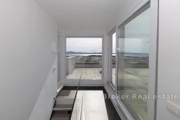 Spacieux penthouse avec vue sur la mer